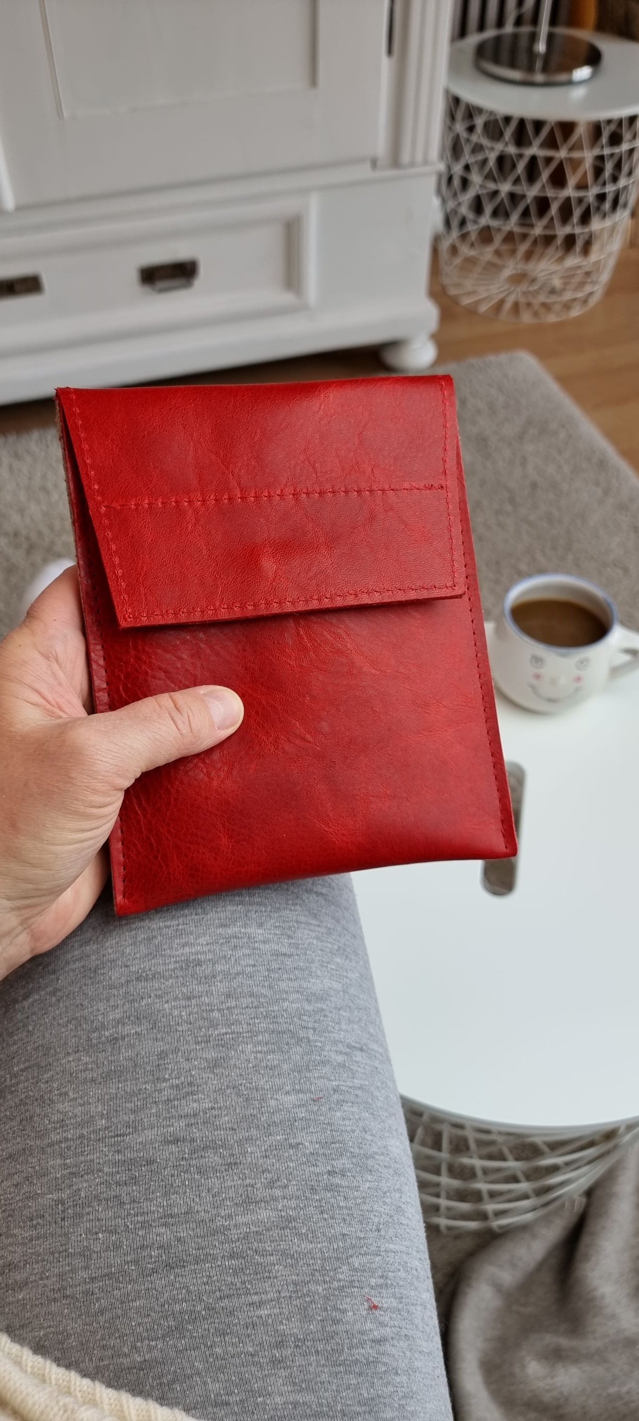 E-book-Reader Hülle aus Naturleder in rot